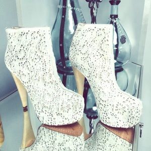 Alice & Olivia pony hair boots !